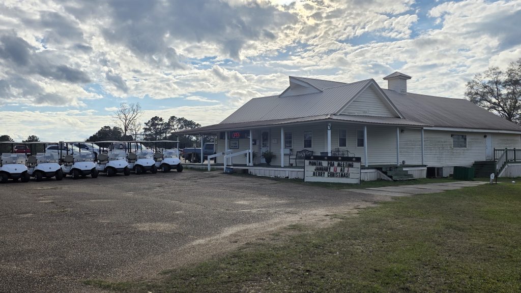 Lake Hillsdale Golf Center in Lumberton, MS